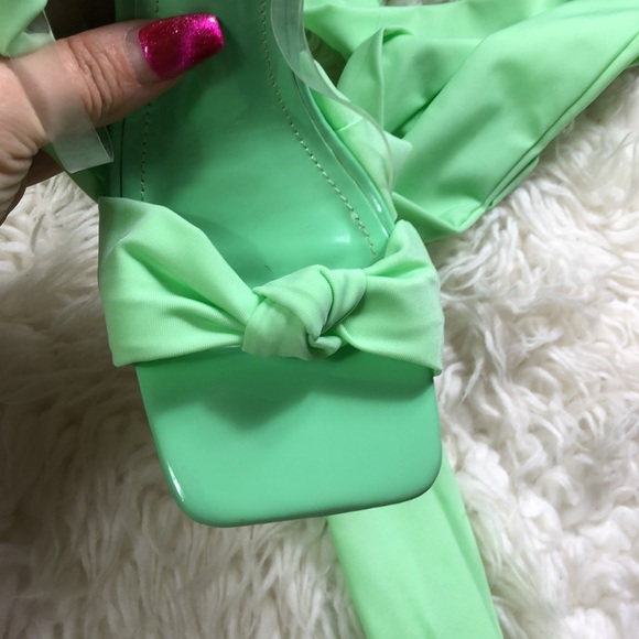 LADY GO DIVA Green Heels - Picture 10 of 10